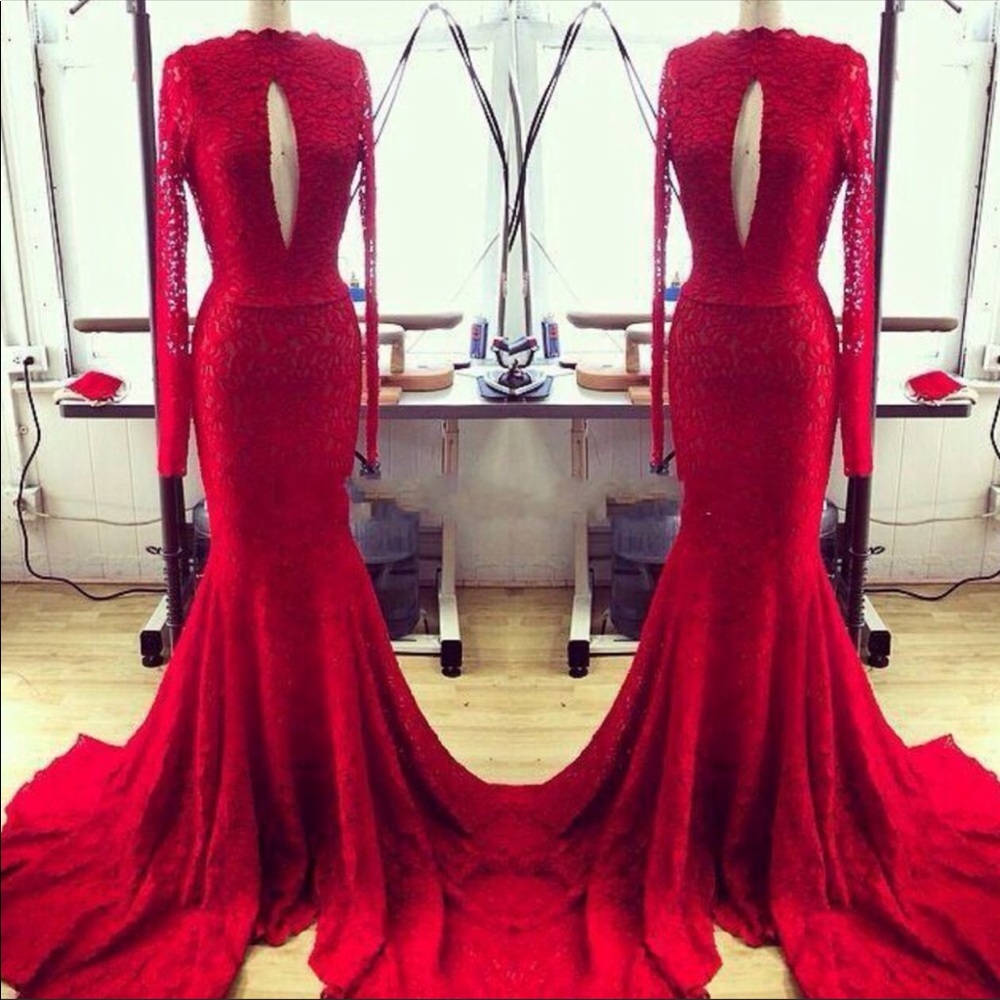 MISS ORD 🌹 TIERED LACE GOWN MAXI DRESS WITH TRAIN